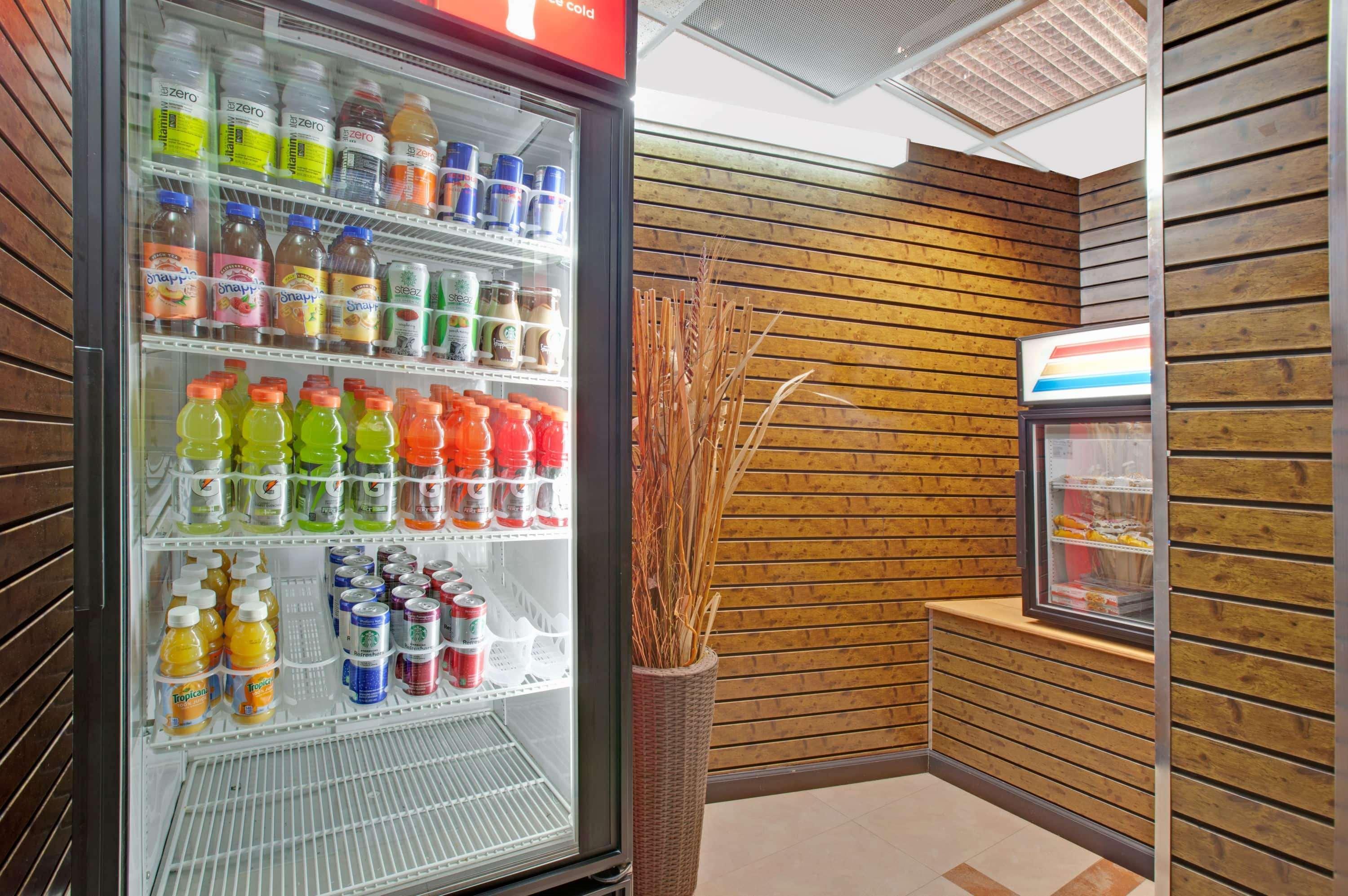 Ramada By Wyndham Bronx Hotel Ню Йорк Екстериор снимка