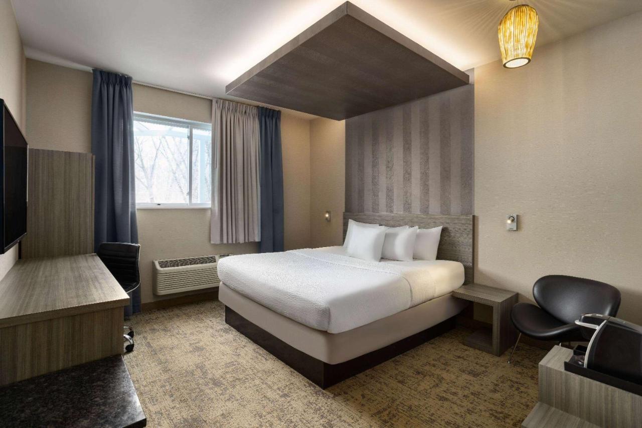 Ramada By Wyndham Bronx Hotel Ню Йорк Екстериор снимка