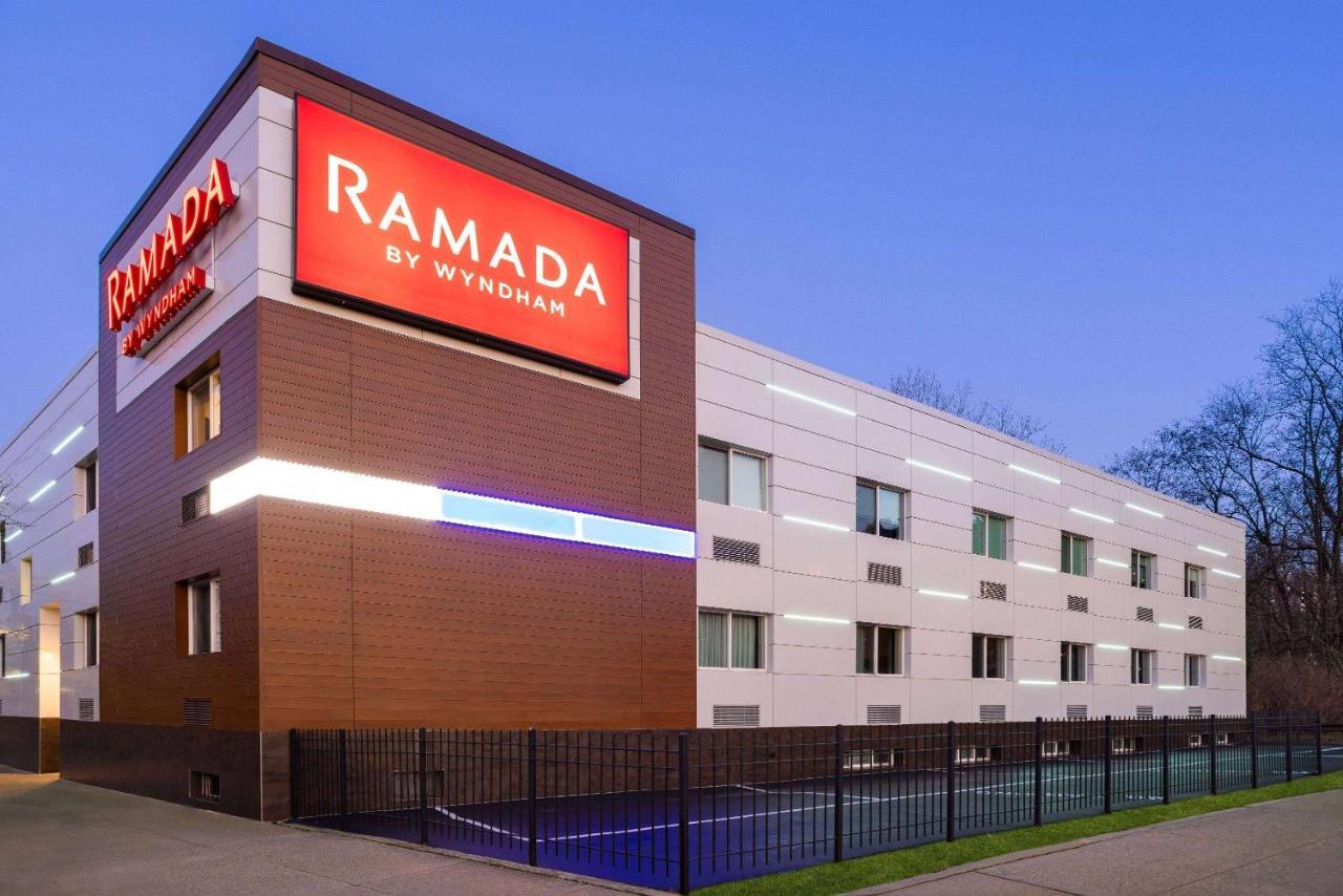 Ramada By Wyndham Bronx Hotel Ню Йорк Екстериор снимка