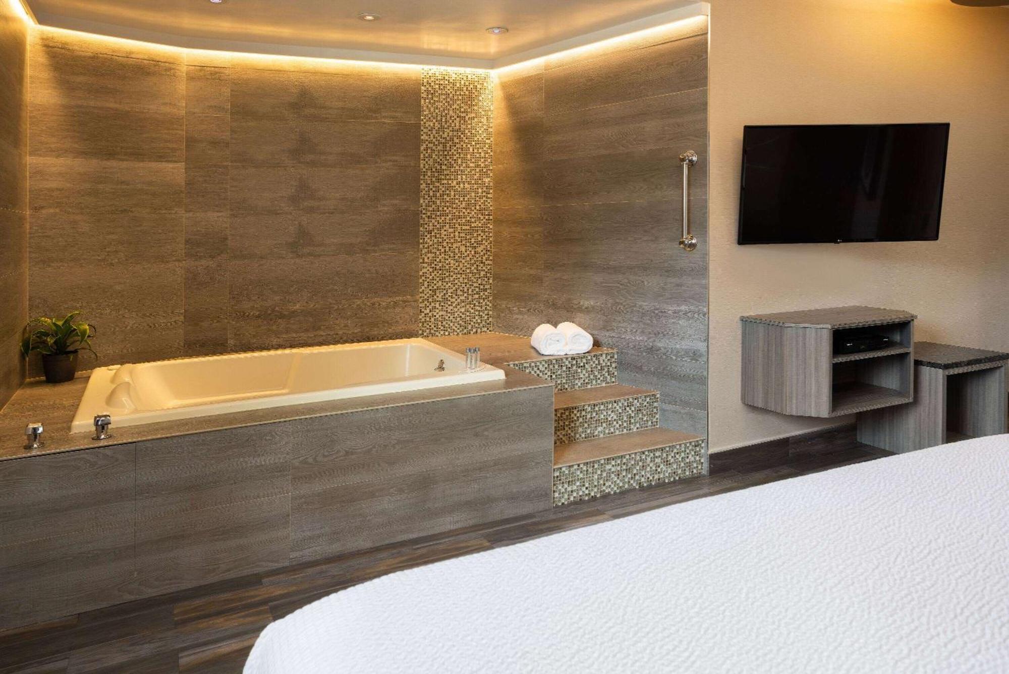 Ramada By Wyndham Bronx Hotel Ню Йорк Екстериор снимка