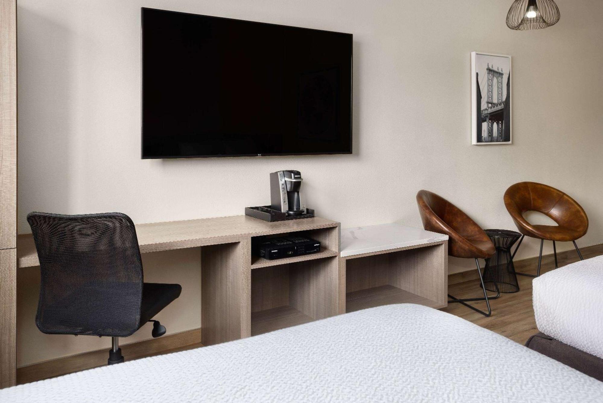 Ramada By Wyndham Bronx Hotel Ню Йорк Екстериор снимка