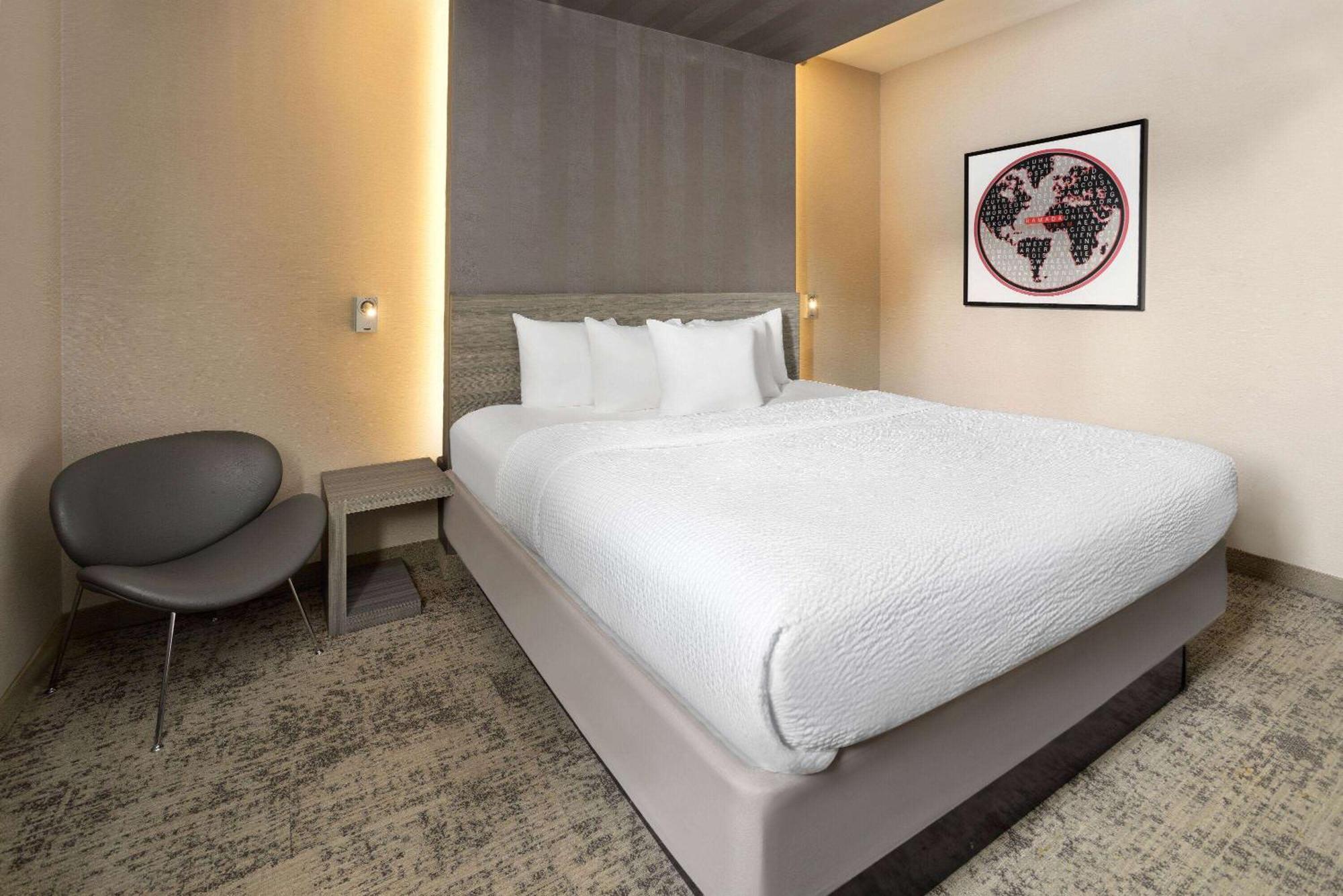 Ramada By Wyndham Bronx Hotel Ню Йорк Екстериор снимка