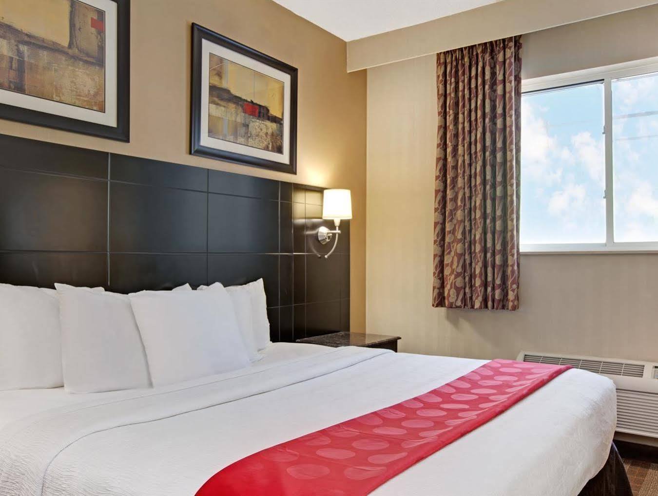 Ramada By Wyndham Bronx Hotel Ню Йорк Екстериор снимка