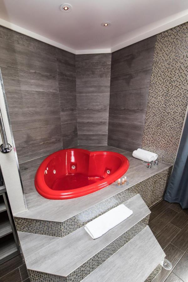 Ramada By Wyndham Bronx Hotel Ню Йорк Екстериор снимка